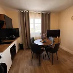 2 Chambres,1 Salon Avec Cuisine * Saint-Lo