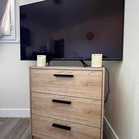 Appartement 2 Chambres,1 Salon Avec Cuisine