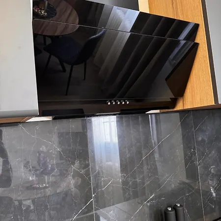 2 Chambres,1 Salon Avec Cuisine *