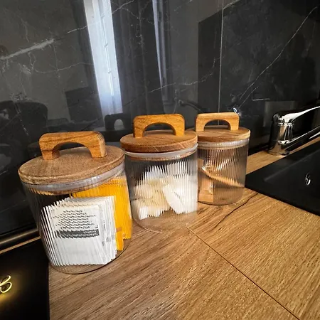 2 Chambres,1 Salon Avec Cuisine Lejlighed *