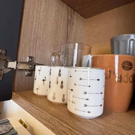 2 Chambres,1 Salon Avec Cuisine *