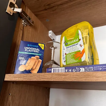 2 Chambres,1 Salon Avec Cuisine