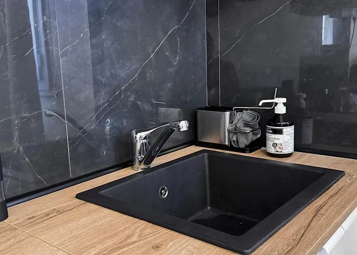 Appartement 2 Chambres,1 Salon Avec Cuisine