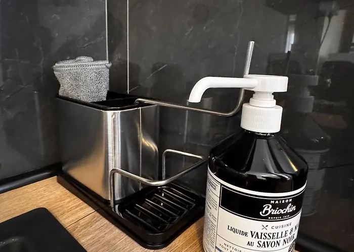 2 Chambres,1 Salon Avec Cuisine