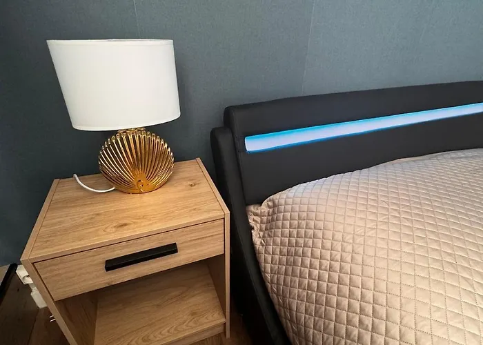 2 Chambres,1 Salon Avec Cuisine Appartement *