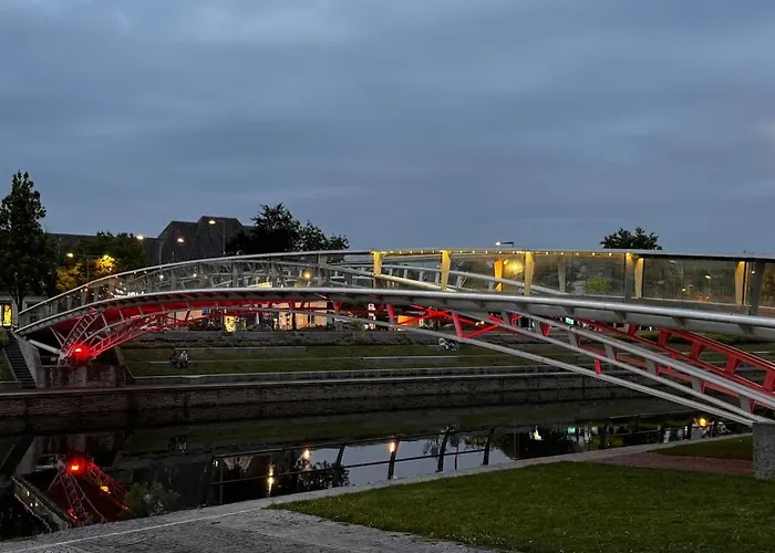 2 Chambres,1 Salon Avec Cuisine