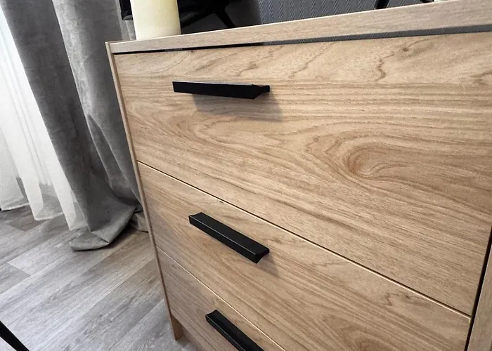 شقة 2 Chambres,1 Salon Avec Cuisine *