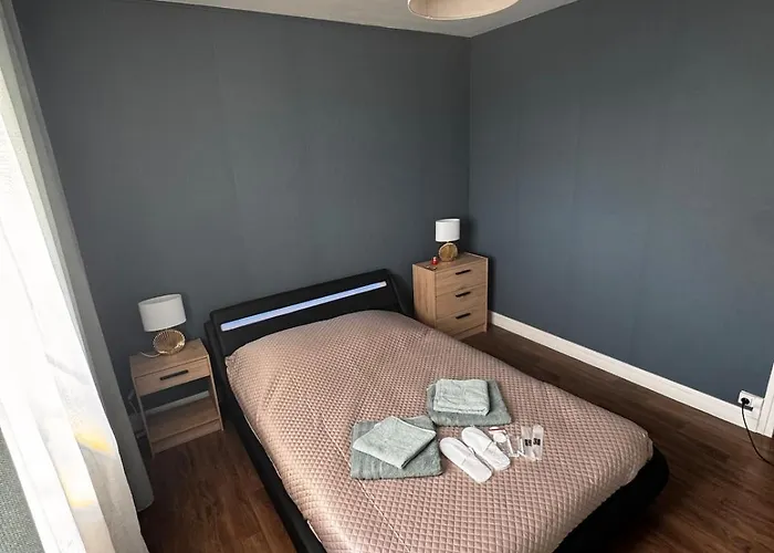 2 Chambres,1 Salon Avec Cuisine شقة *