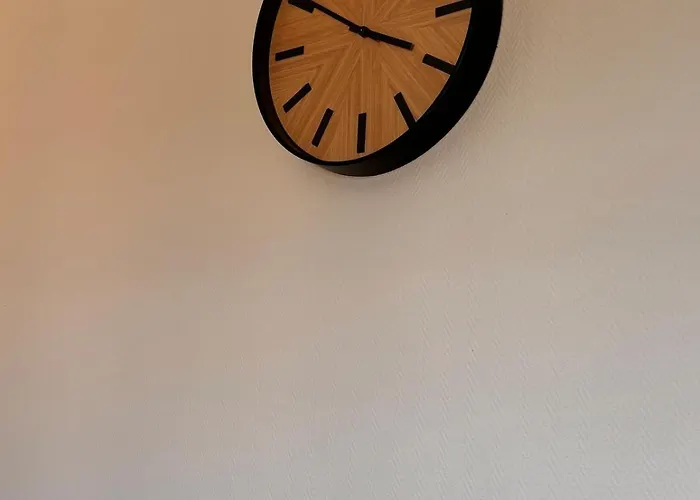 شقة 2 Chambres,1 Salon Avec Cuisine *