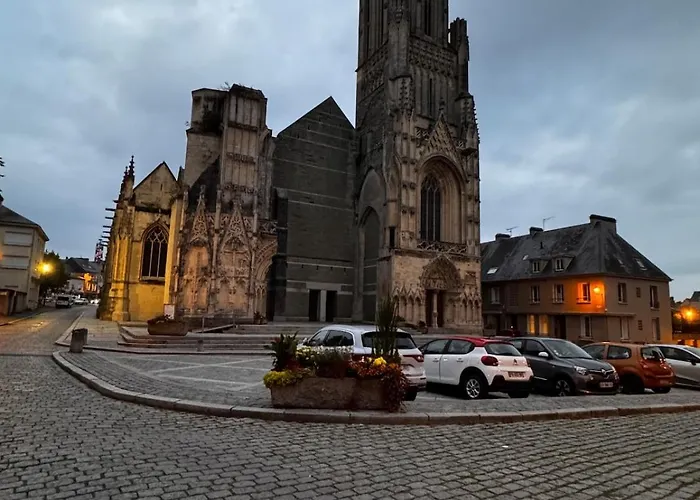 2 Chambres,1 Salon Avec Cuisine *